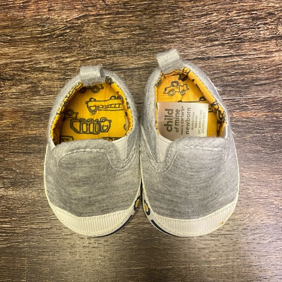 SOLD NWOT Child Of Mine Grey Slip On Shoes in Size Newborn - Picture 2 of 4